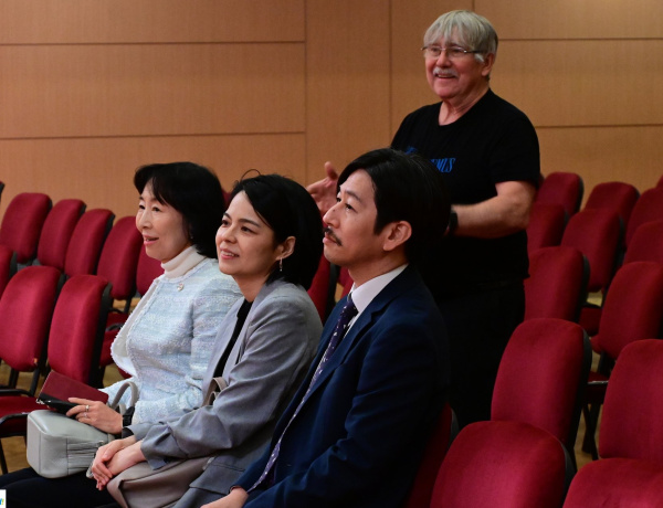 Japán nagykövet a Cantemus Kórusnál - Megbeszélést tartottak a japán–magyar kulturális kapcsolatok erősítéséről