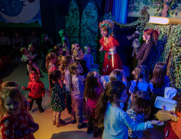 Közös ünneplés: 25 éves lett a Burratino Bábszínház