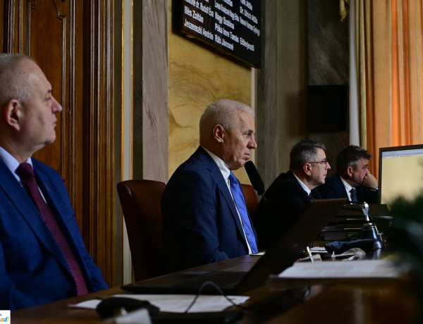 Közgyűlés – Nagyszabású fejlesztések Nyíregyházán, az ÉKM beszámolója az ülésen