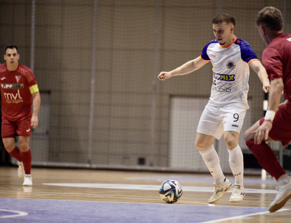 Parádés játék után parádés Stúdió győzelem