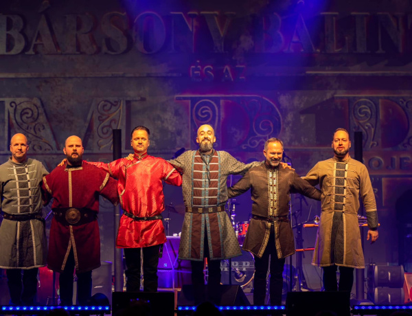 Ősapáink útján – látványos koncert érkezik a Móricz Zsigmond Színházba