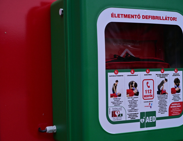 Defibrillátorok – Újabb kihelyezett készülékekkel bővült a város