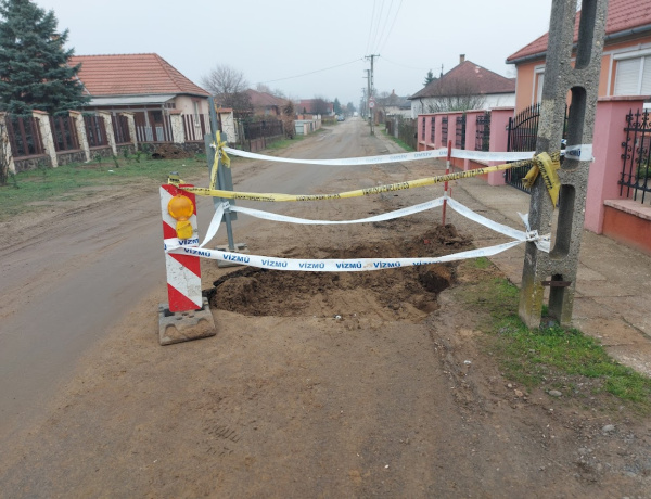 Sikeresen kicserélték az eltört ivóvízcsövet a Koszorú utcában