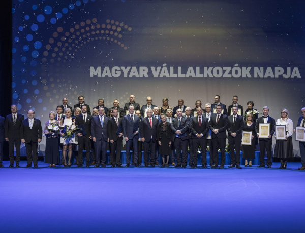 Vállalkozókat ünnepeltek – rangos elismerést kapott a nyíregyházi Gégény Trans Kft.