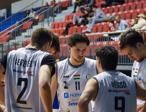 Győzelem hazai pályán - nyertek a Cápák                         