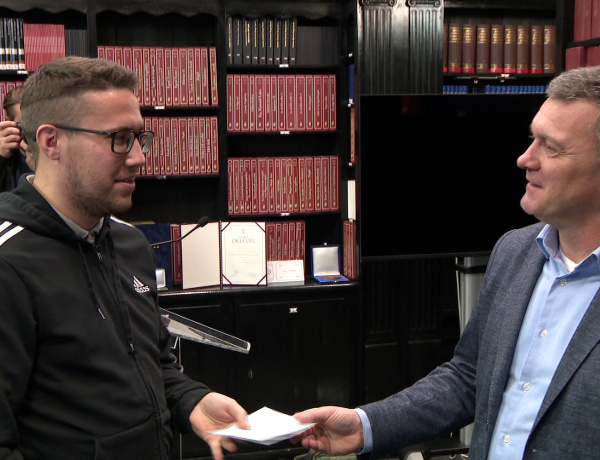 Támogatás - rászoruló hallgatók kaptak segítséget                                       