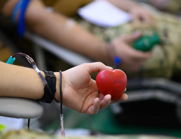 Önzetlenség határok nélkül              