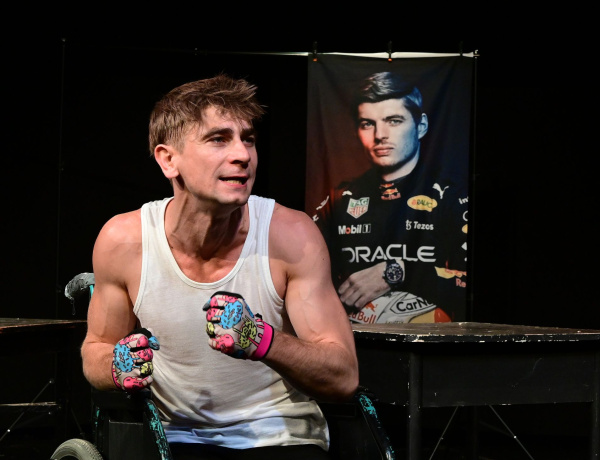 Agytakarítás - ezt a darabot is műsorra tűzik a két ünnep között a Móricz Zsigmond Színházban