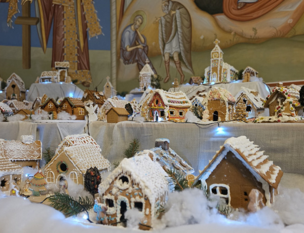 Ilyen betlehemet még nem látott! – Mézeskalácsból épült falu a Szent Miklós-székesegyházban