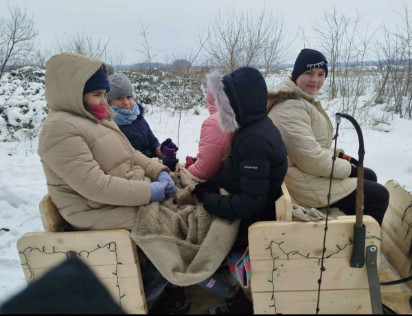 Lovasszánkózáson vettek részt ötödikes diákok Nyíregyházán