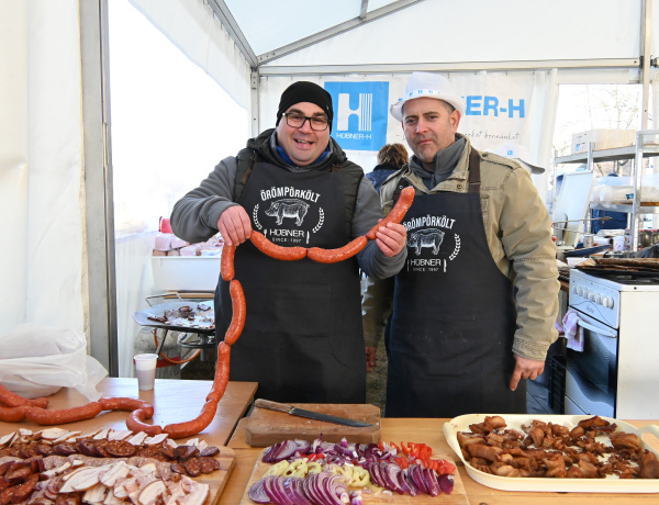 "Aki éhes, ide jöjjön!" - ismét összemérik tudásukat a böllérek Sóstón
