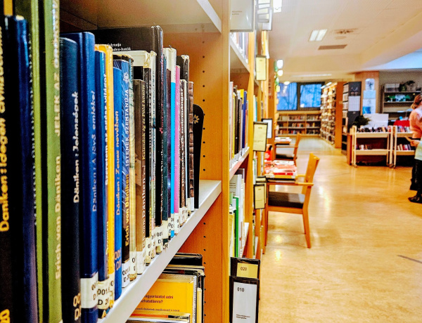 Szeret olvasni? - Most ingyenesen iratkozhat be a könyvtárba!