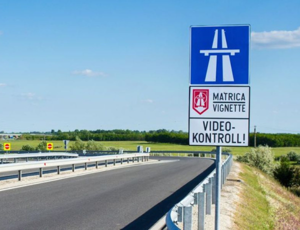 Közeleg a határidő: napokon belül lejárnak az éves autópálya-matricák