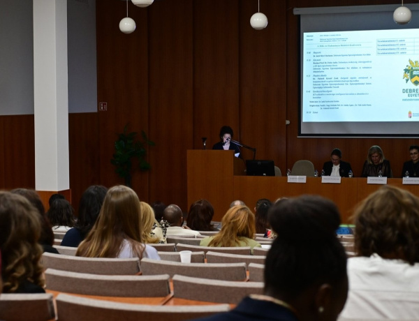 Konferencia – Tudományos kutatásaikat mutatták be a fiatalok