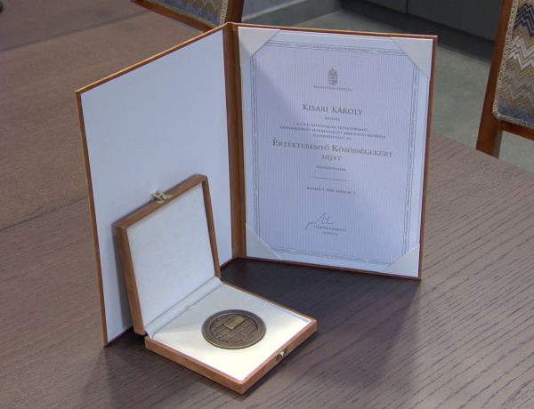 Elismerés – Értékteremtő Közösségekért díjat kapott Kisari Károly