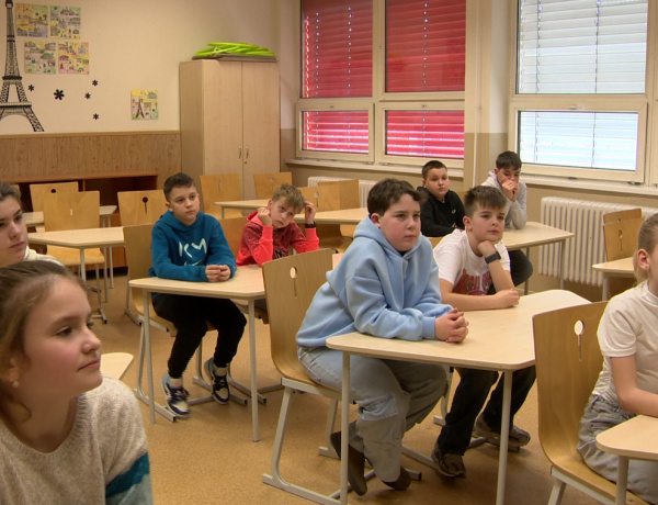 Apáczai siker – Már ötödikesként francia nyelvvizsgát tettek a gyerekek