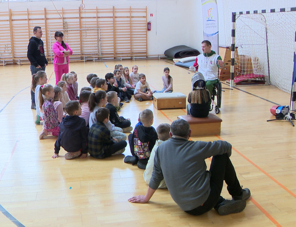 Magyar Parasport Napja - programokkal várták a gyerekeket a Kertvárosi Iskolában