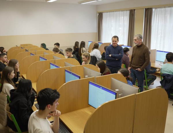 Rekordnevezés és meglepetésvendég az Eötvös Gyakorlóiskolában