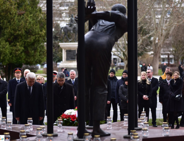 Megemlékezés – Főhajtással tisztelegtek a kommunizmus áldozatai előtt Nyíregyházán