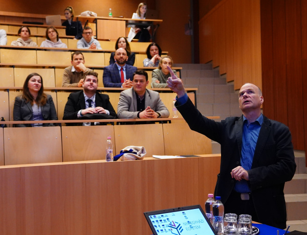 A városi vízgazdálkodás kihívásaira keresnek megoldásokat a Nyíregyházi Egyetemen