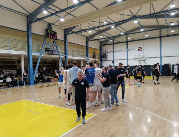 Őrzi második helyét a kosárcsapat a bajnokságban! 