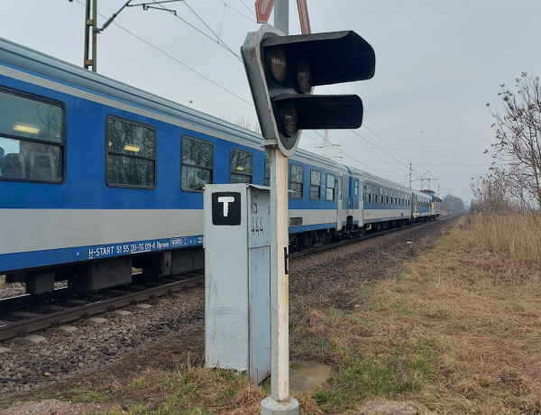 Tragédia a síneken: ismeretlen férfit gázolt el a vonat Nyírtelek és Füzesbokor között