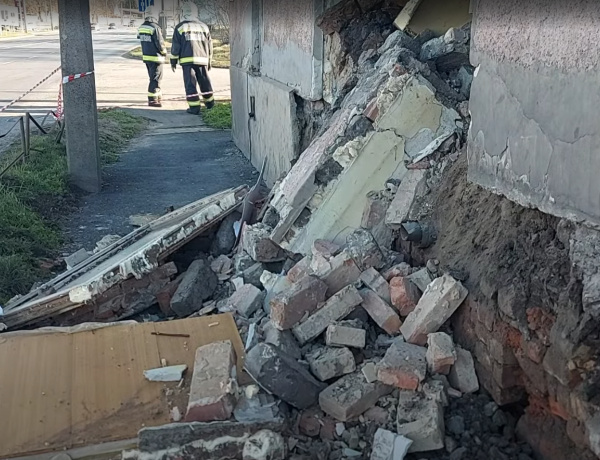 Erre nem számítottak - életveszélyessé vált egy ház Nyíregyházán