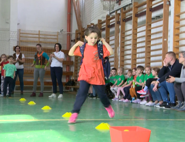 Játékos sportdélelőttöt rendeztek a Gárdonyiban