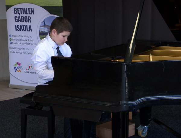 Kilencven fiatal zenész mutatta meg tudását a Bethlen iskola művészeti fesztiválján