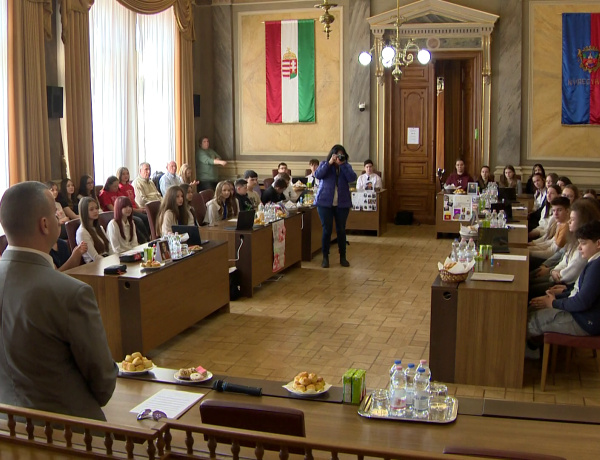 Lengyel–magyar két jó barát – vetélkedőn mérték össze tudásukat a diákok Nyíregyházán