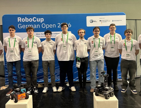 Nemzetközi sikert értek el a szikszi diákjai a robotika világversenyen