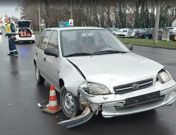 Sokba kerülhet a sietség - karambol a Hunyadin