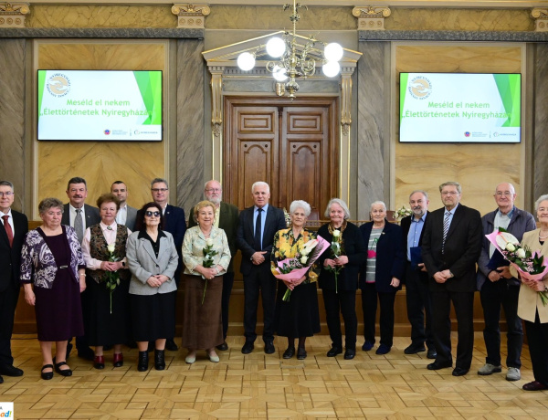 „Meséld el nekem” -  Ismét díjaták a nyíregyházi szépkorúak visszaemlékezéseit