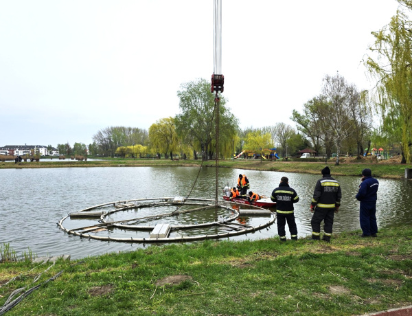 Újra üzemel a Bujtosi-tó úszó szökőkútja