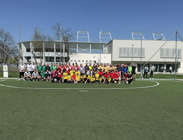 Példás összefogás - jótékonysági torna a stadionban
