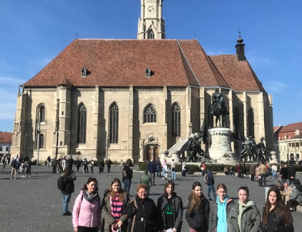 Közös gyökerek, közös jövő – Erdélyben és Moldvában jártak az Eötvös Gyakorlóiskola diákjai