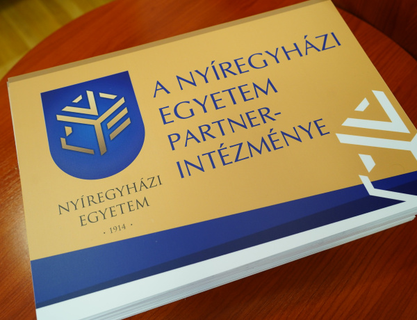 „A pedagógus a személyiségével is tanít” – partnerintézményeit ismerte el a Nyíregyházi Egyetem