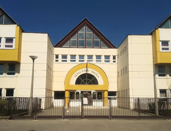 Fuss neki 12 – jótékonysági futónapot rendeznek a borbányai iskolában