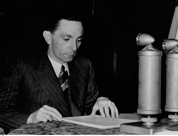 Joseph Goebbels propagandagépezetéről tart előadást Pritz Pál Nyíregyházán