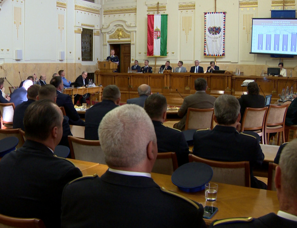 Kapu Tibor Kozma Pál-díjat kap – Ülésezett a vármegyei közgyűlés