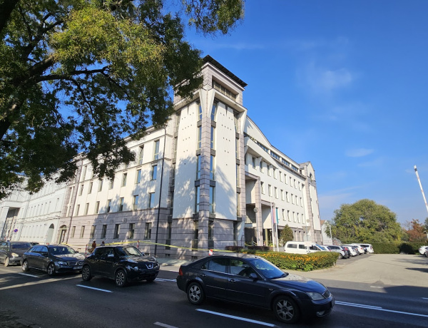 A gyanú szerint a szülők hosszú időn keresztül veszélyeztették a gyermekek fejlődését
