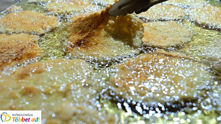 Mit szólna egy friss, forró lapcsánkához? - a Kossuth téren csütörtökön Önt is megvendégelik