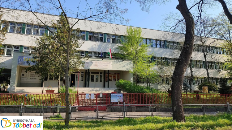 Egy lépést tehetnek a jövő felé a látogatók a Kazinczy nyílt napján