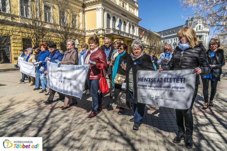 Kék séta – Idén is megrendezték a figyelemfelkeltő prevenciós eseményt Nyíregyházán