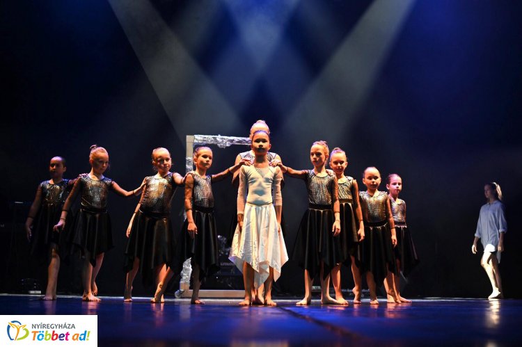 Tükörvilág – Győztes koreográfiákkal tartott évzáró gálaestet a Princess Balettiskola 