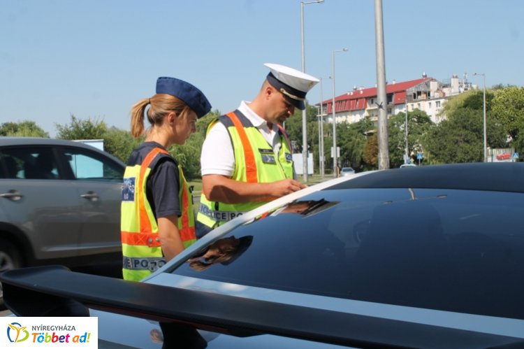 Közlekedésbiztonsági ellenőrzés - Közel 300 járművezetőt ellenőriztek
