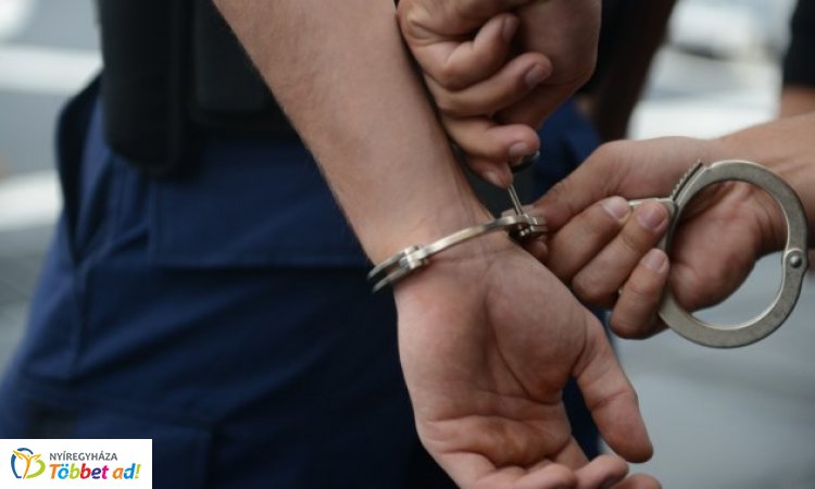 Továbbra is letartóztatásban maradnak az emberkereskedelemmel gyanúsított férfiak