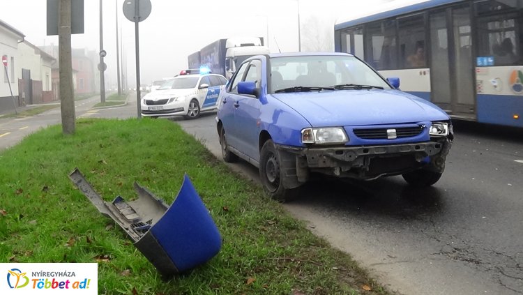 Baleset történt szerda reggel a Bethlen Gábor utcán, jelentős az anyagi kár