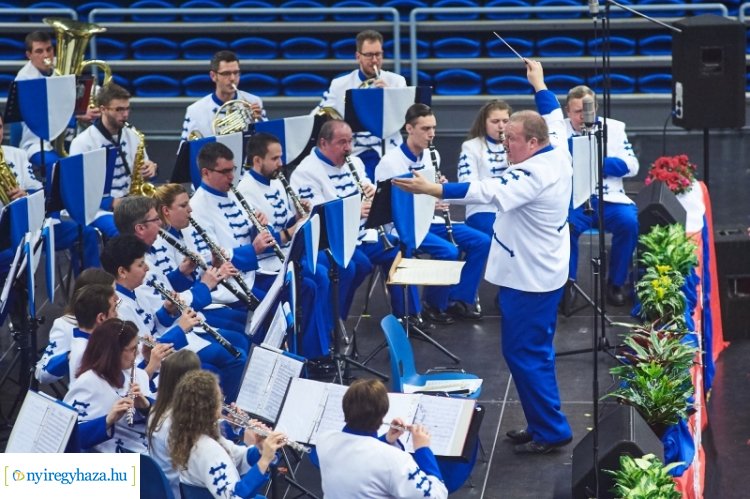 33. Újévi koncert a Continental Arénában, műsoron népszerű világslágerek 