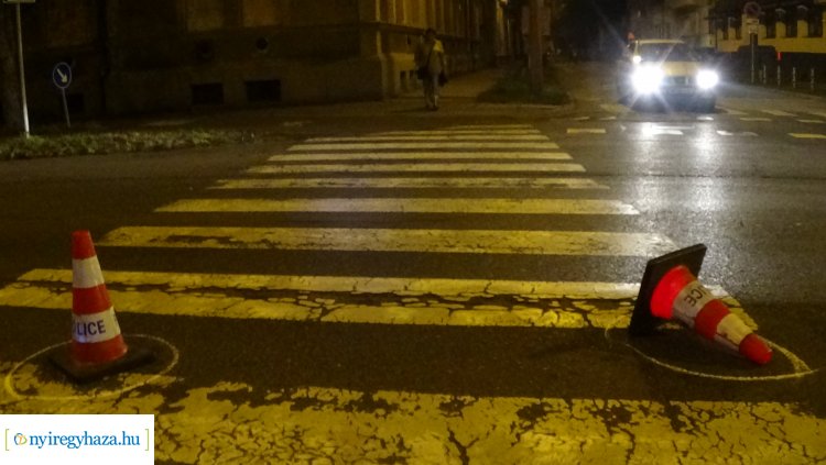 Gyalogost gázoltak a Széchenyi utcán, kórházba szállították a sérültet